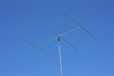 Simple beam antenna